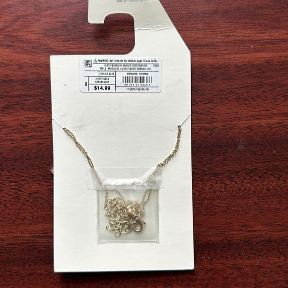 Layered gold tone short necklace - Picture 3 of 3